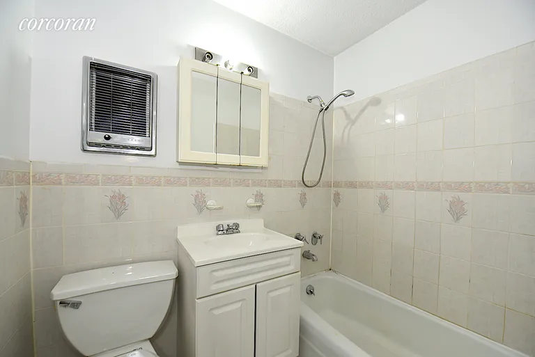 New York City Real Estate | View 47-50 59th Street, 9D | room 8 | View 9