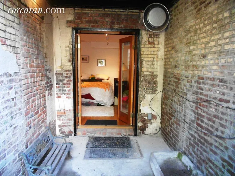 New York City Real Estate | View 12 Fiske Place, 1 | room 4 | View 5