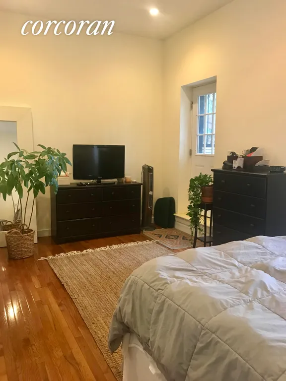 New York City Real Estate | View 43 Jefferson Avenue, 2 | Huge bedroom the full width of the house! | View 5