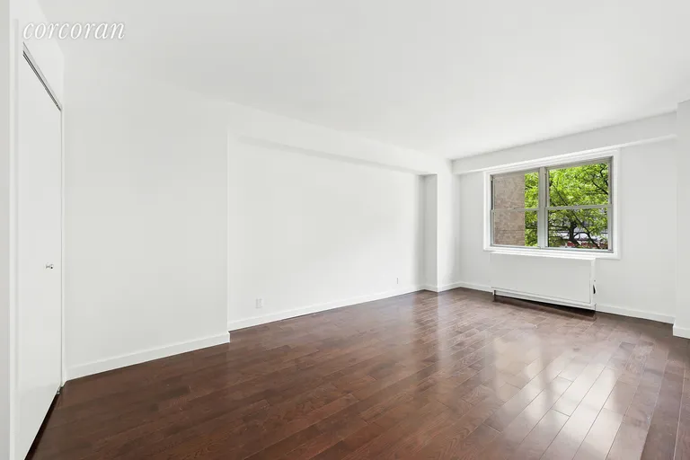 New York City Real Estate | View 400 East 54th Street, 2B | room 3 | View 4