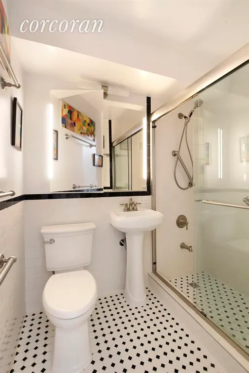 New York City Real Estate | View 80 La Salle Street, 11G | Bathroom | View 6