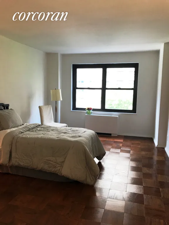 New York City Real Estate | View 140 West End Avenue, 5J | room 3 | View 4