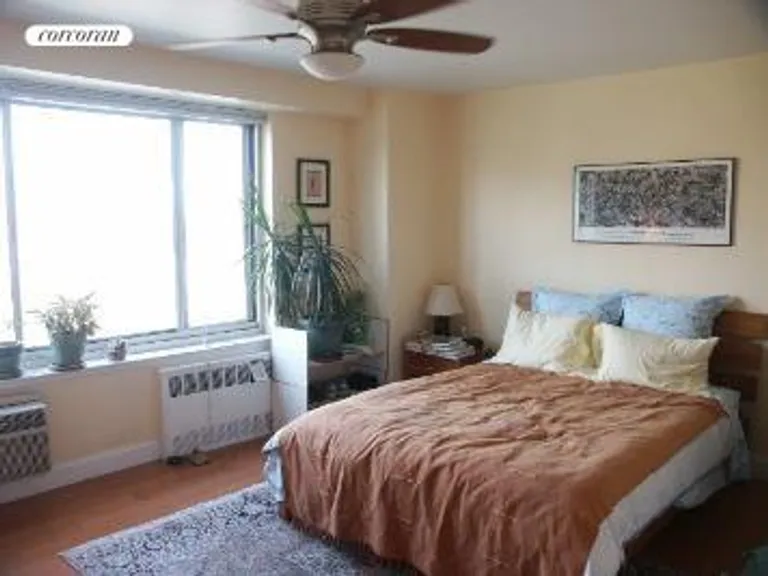 New York City Real Estate | View 392 Central Park West, 11V | Spacious Bedroom | View 4