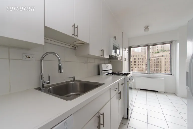 New York City Real Estate | View 20 West 64th Street, 14D | room 4 | View 5