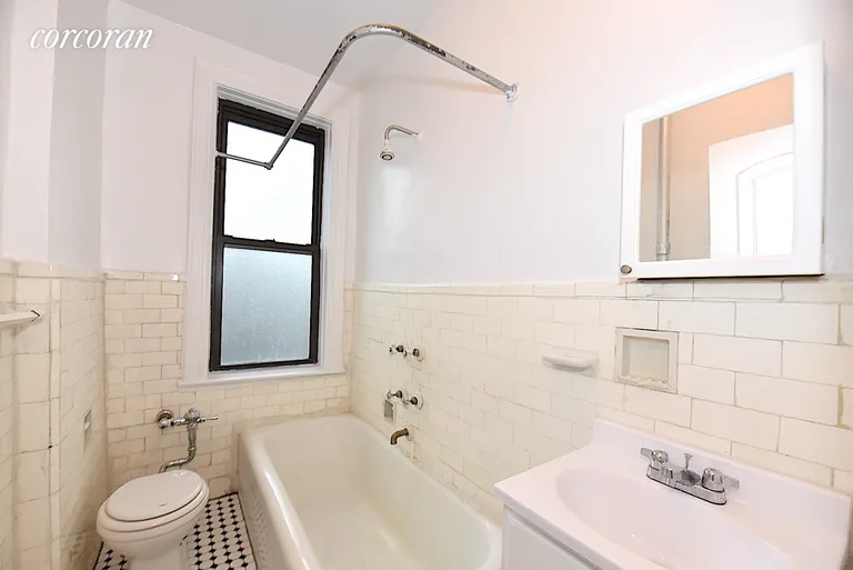 New York City Real Estate | View 31-50 33rd Street, 8C | room 13 | View 14