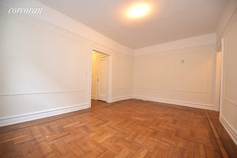 New York City Real Estate | View 31-50 33rd Street, 8C | room 3 | View 4