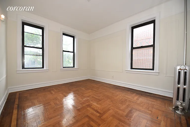 New York City Real Estate | View 31-50 33rd Street, 8C | room 4 | View 5