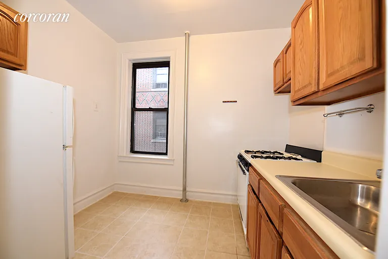 New York City Real Estate | View 31-50 33rd Street, 8C | room 11 | View 12