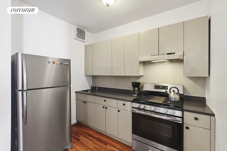 New York City Real Estate | View 221 16th Street, 2H | room 3 | View 4