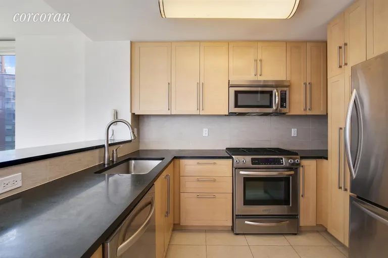 New York City Real Estate | View 415 Main Street, 5C | Kitchen | View 4