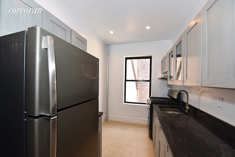 New York City Real Estate | View 25-41 30th Road, 5-H | 2 Beds, 1 Bath | View 1