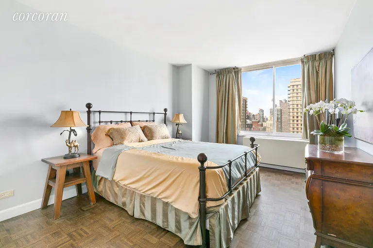 New York City Real Estate | View 404 East 79th Street, 27D | 4 | View 9