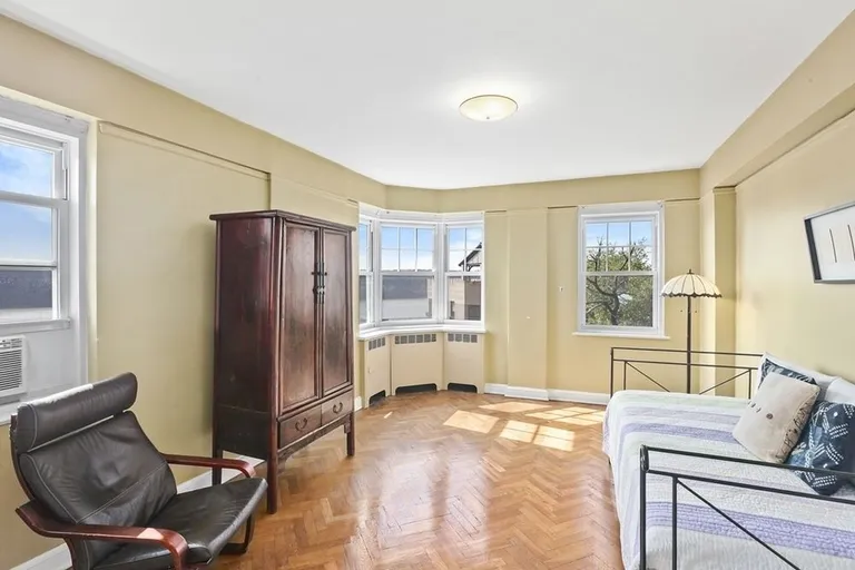New York City Real Estate | View 200 Cabrini Boulevard, 19 | room 4 | View 5