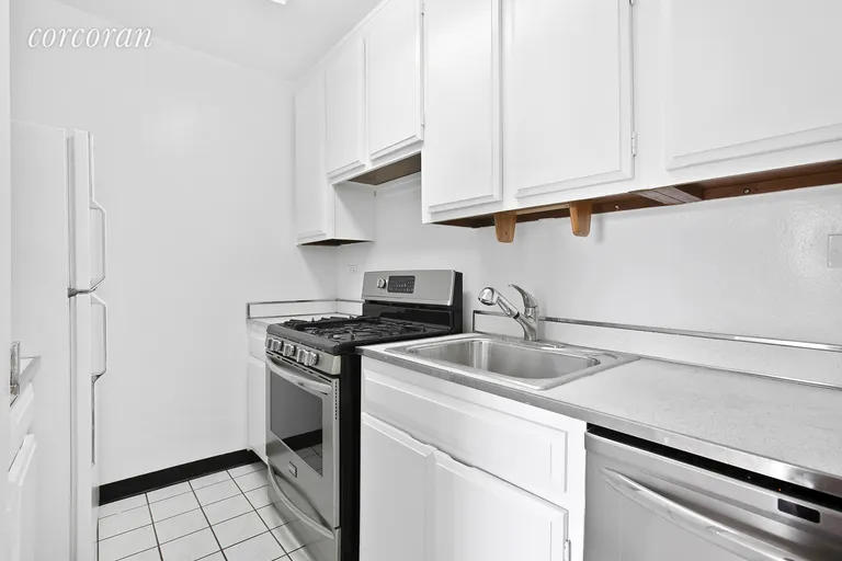 New York City Real Estate | View 115 East 9th Street, 14B | room 3 | View 4