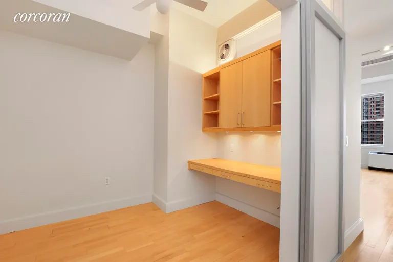 New York City Real Estate | View 80 Chambers Street, 12D | Home office/den/nursery/closet | View 10