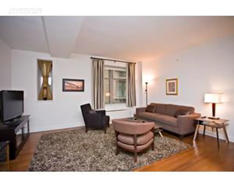 New York City Real Estate | View 100 West 58th Street, 5G | 2 Beds, 2 Baths | View 1