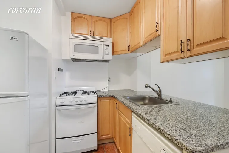 New York City Real Estate | View 244 East 32Nd Street, 3R | room 1 | View 2