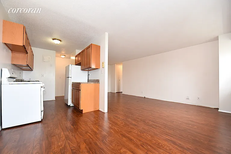 New York City Real Estate | View 47-30 59th Street, 6G | room 2 | View 3