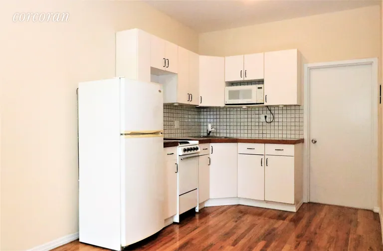 New York City Real Estate | View 178 Nassau Ave, 2R | room 3 | View 4