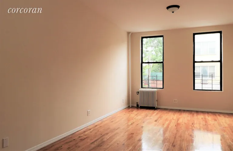 New York City Real Estate | View 178 Nassau Ave, 2R | room 4 | View 5
