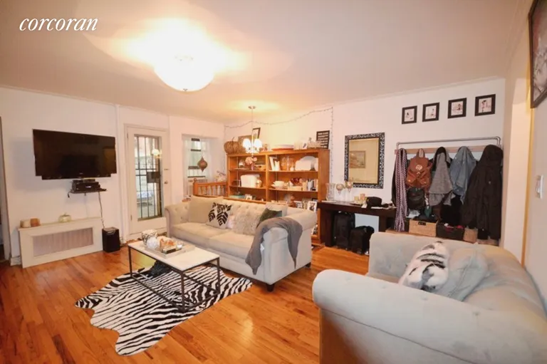 New York City Real Estate | View 25 West 70th Street, B | Spacious Living room | View 3