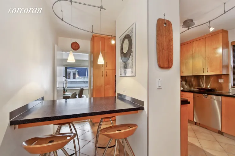 New York City Real Estate | View 166 East 61st Street, 5MN | Eat in Kitchen | View 3