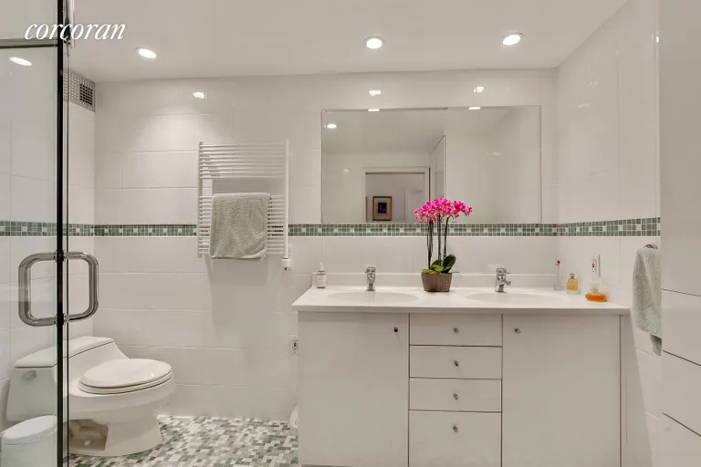 New York City Real Estate | View 166 East 61st Street, 5MN | Master Bathroom | View 6