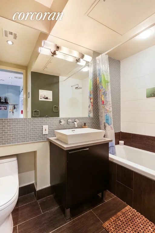 New York City Real Estate | View 655 Washington Avenue, 3A | Modern Bathroom | View 5