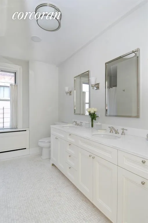 New York City Real Estate | View 975 Park Avenue, 15B | Master Bathroom | View 7