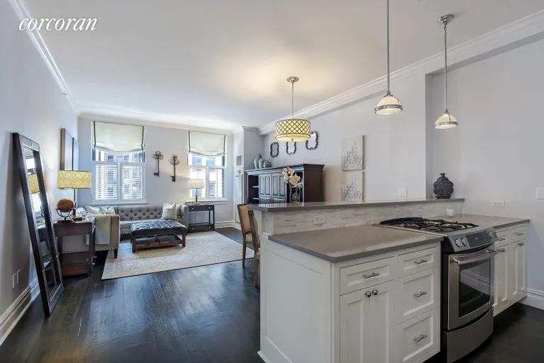 New York City Real Estate | View 225 Fifth Avenue, 8G | room 2 | View 3