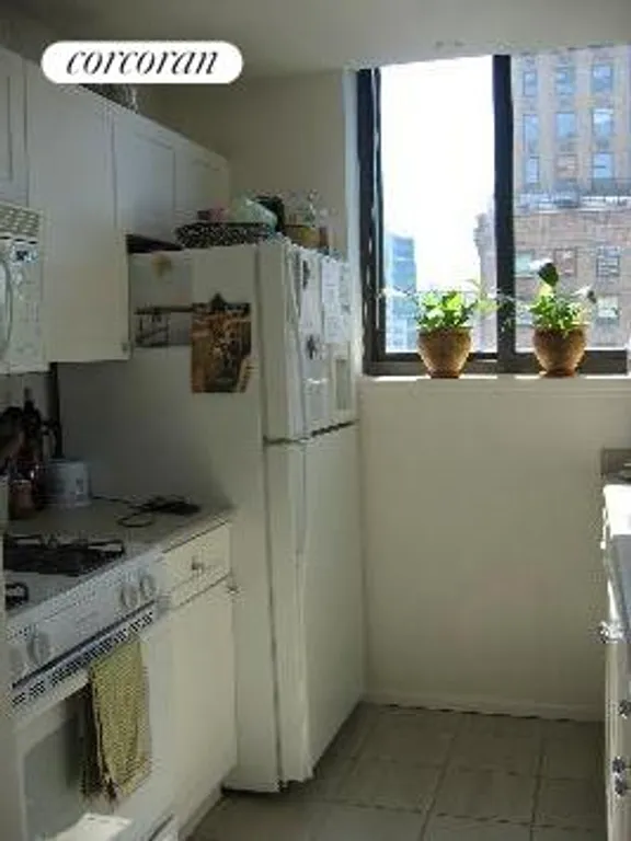 New York City Real Estate | View 180 Montague Street, 27C | room 6 | View 7