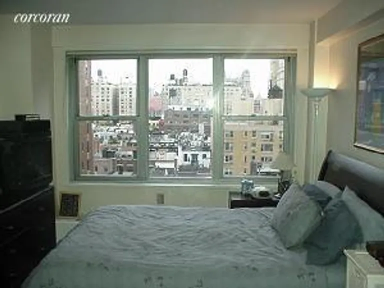 New York City Real Estate | View 15 West 72Nd Street, 14K | room 2 | View 3