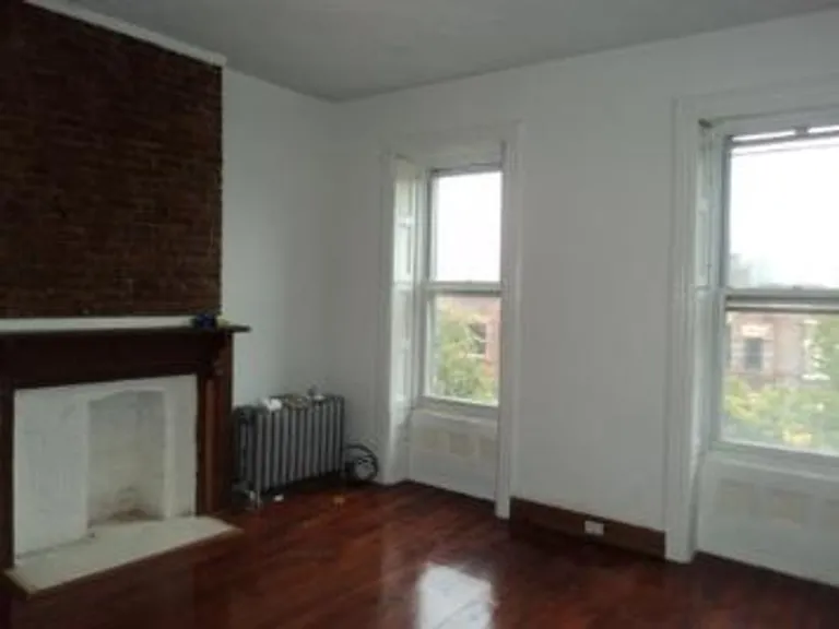 New York City Real Estate | View 660 Carroll Street, 4R | 2 Beds, 1 Bath | View 1