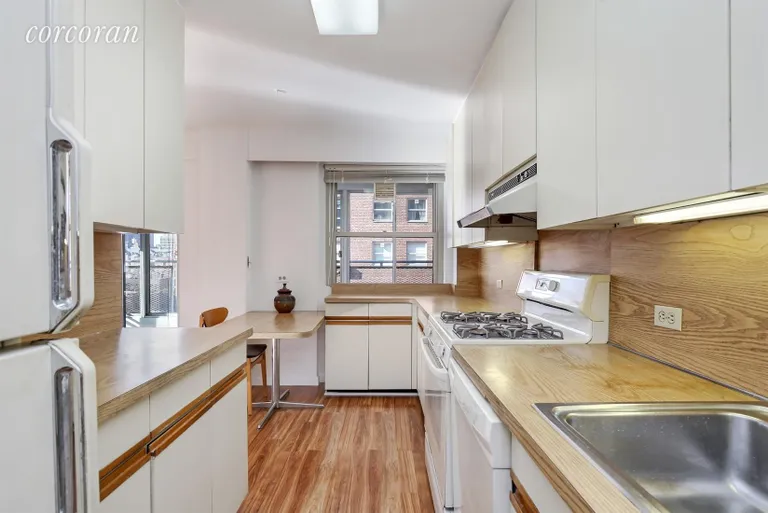 New York City Real Estate | View 100 La Salle Street, 15F | Kitchen | View 7