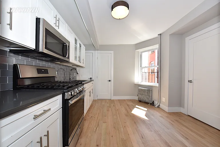 New York City Real Estate | View 182 Franklin Street, E10 | 1 Bed, 1 Bath | View 1