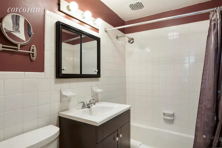 New York City Real Estate | View 31 West 70th Street, 5 | Bathroom | View 4