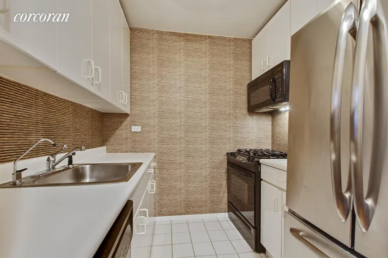 New York City Real Estate | View 161 West 61st Street, 16A | Kitchen | View 4