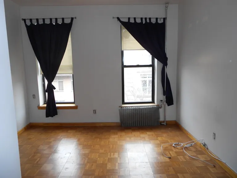 New York City Real Estate | View 696 Sackett Street, 3R | room 1 | View 2