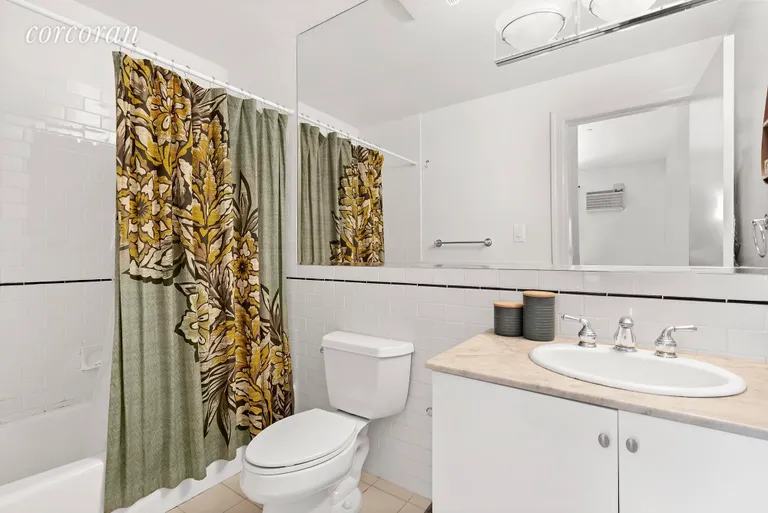 New York City Real Estate | View 205 15th Street, A7 | Master bathroom with full tub! | View 6