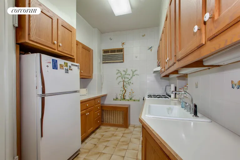 New York City Real Estate | View 130 East End Avenue, 7D | Kitchen | View 4