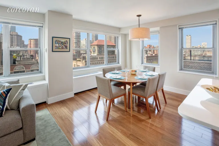 New York City Real Estate | View 15 West 72Nd Street, 21R | room 1 | View 2