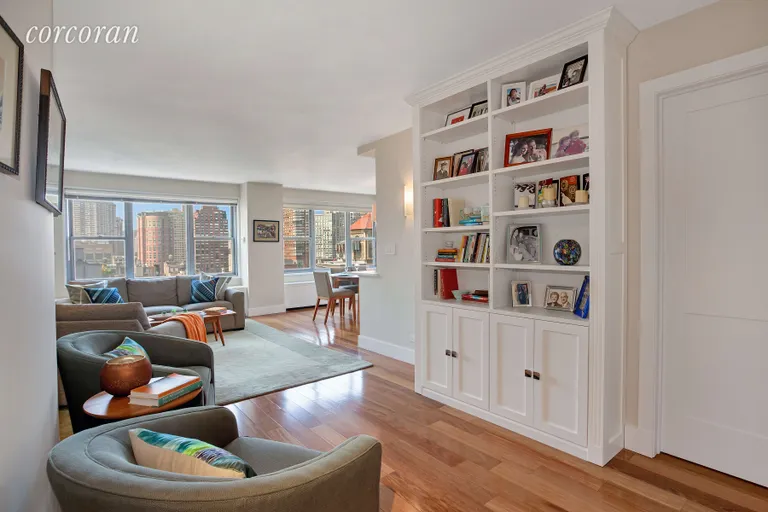 New York City Real Estate | View 15 West 72Nd Street, 21R | room 2 | View 3