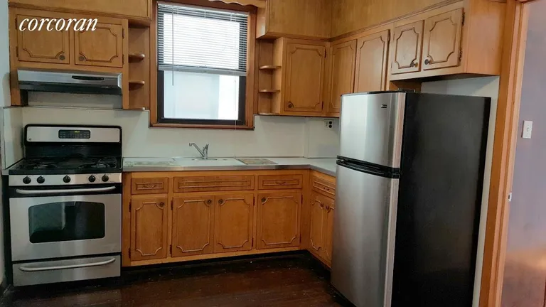 New York City Real Estate | View 24-21 41st Street, 1-R | 2 Beds, 1 Bath | View 1