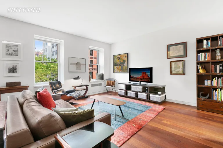 New York City Real Estate | View 26 Gramercy Park South, 5AB | living area | View 6