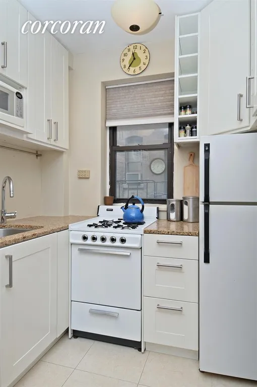 New York City Real Estate | View 29 West 65th Street, 4E | Kitchen | View 4