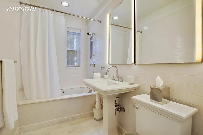 New York City Real Estate | View 420 East 86th Street, 4A | Master Bathroom | View 5