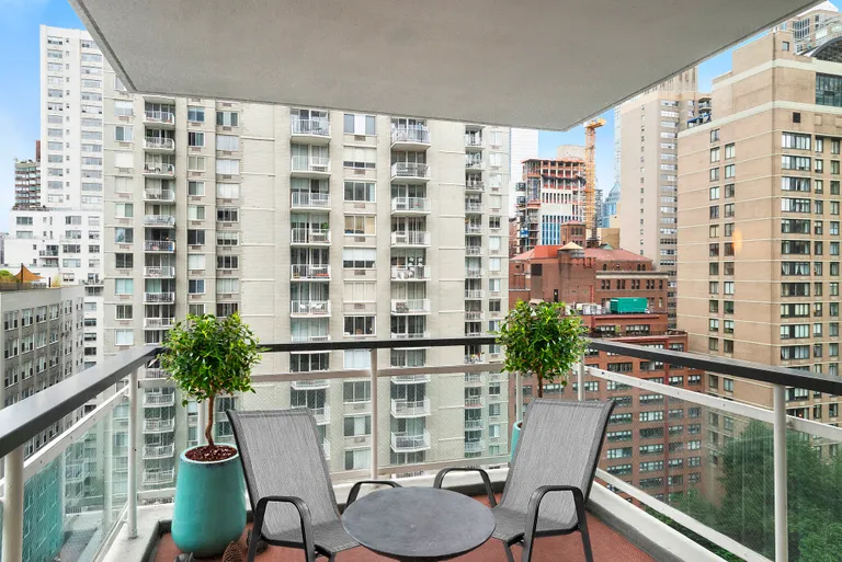 New York City Real Estate | View 200 East 66th Street, D1602 | 7 | View 3