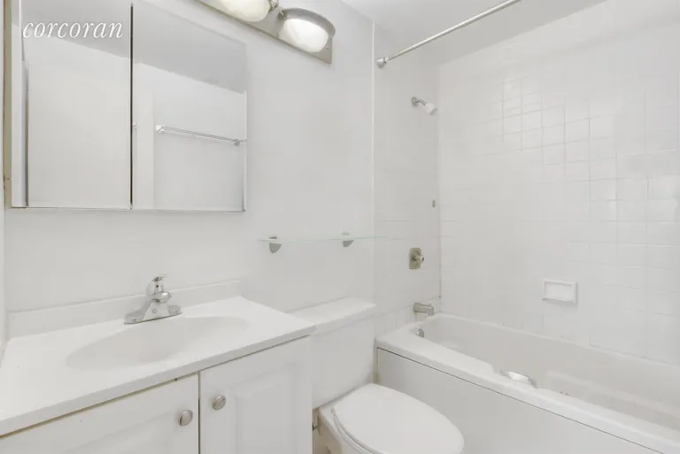 New York City Real Estate | View 347 West 57th Street, PHB | Master Bathroom | View 4
