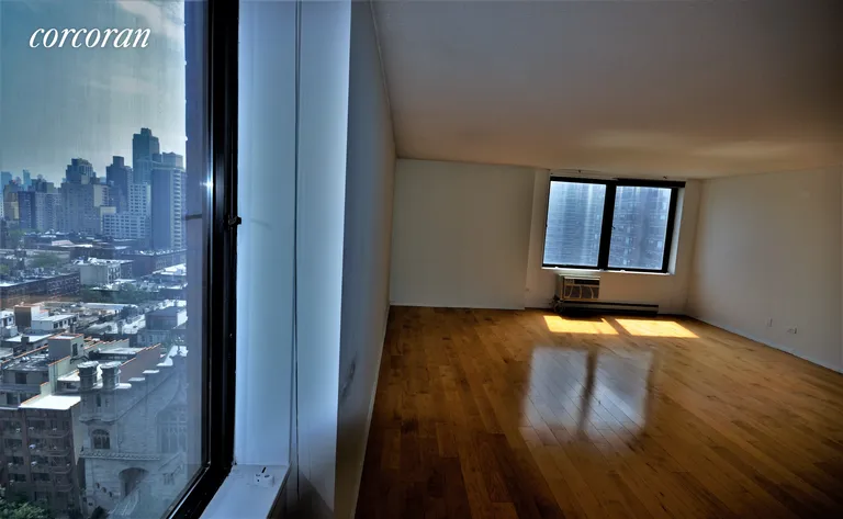 New York City Real Estate | View 1619 Third Avenue, 16H | room 1 | View 2