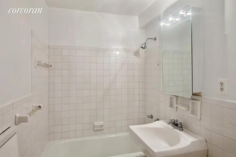 New York City Real Estate | View 175 East 74th Street, 6F | Bathroom | View 5